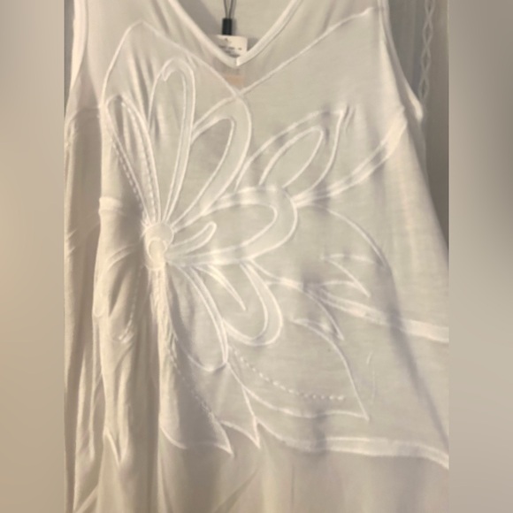 NWTs  Cable & Gauge white, sleeveless blouse/tank. Size S - Picture 3 of 4